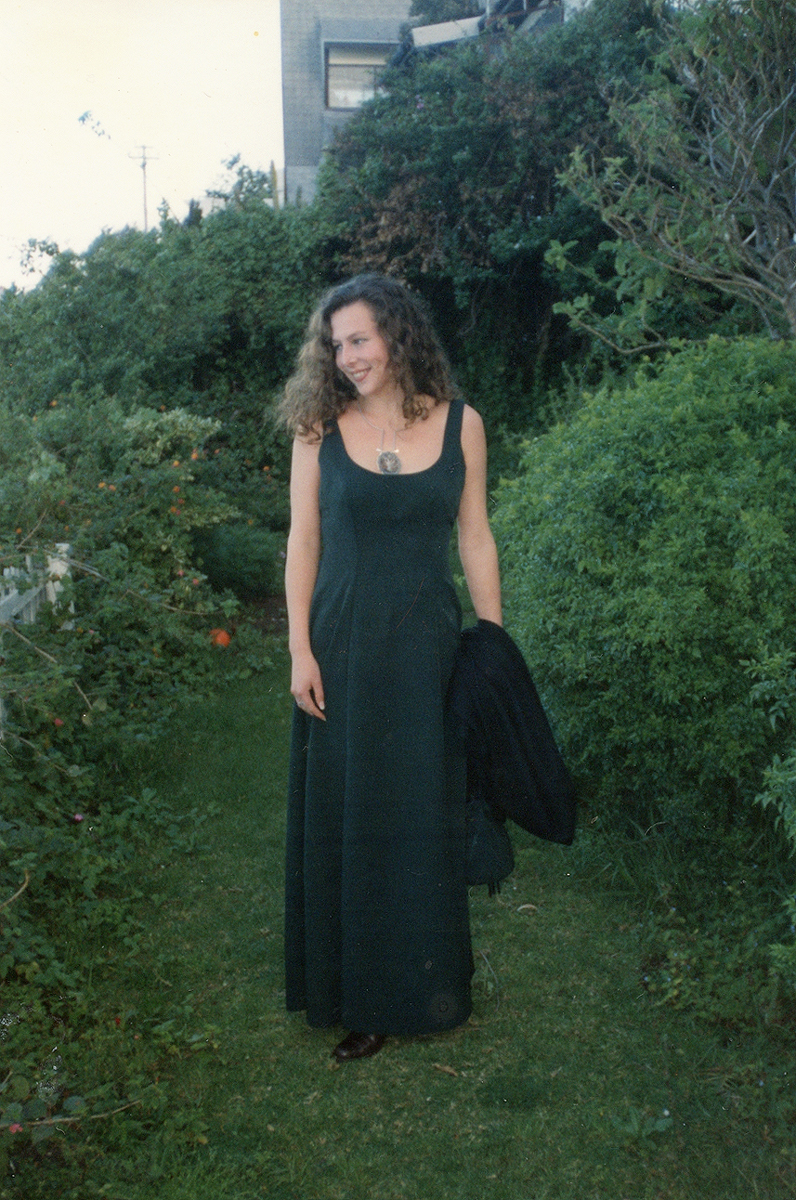 Girl-Green-Dress-Portrait